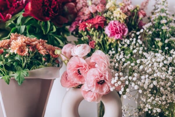 Ranunculus & Peonies, Wedding Flower Ideas for 2023, weddings flowers, wedding DJs, Wedding Photos, Wedding Locations, Los Angeles Wedding DJs.