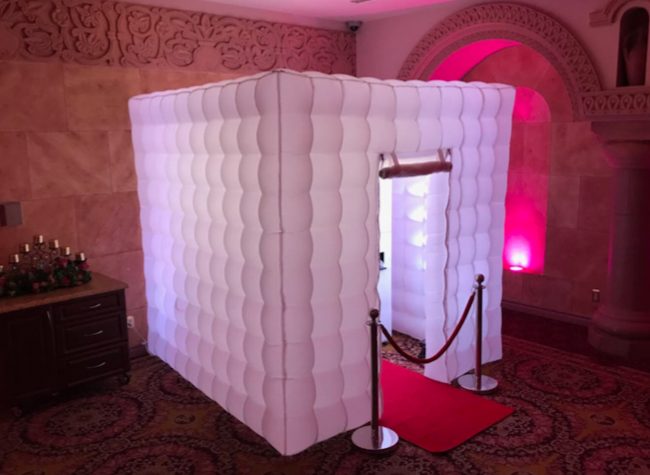 Enclosed Led photo booth rental service Los Angeles, Open Air Photo Booth, Enclosed Photo Booth, Lit Photo Booth, Unlimited Prints